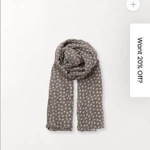 The Fine Summer Star scarf is one of Becksöndergaard's oldest classics.